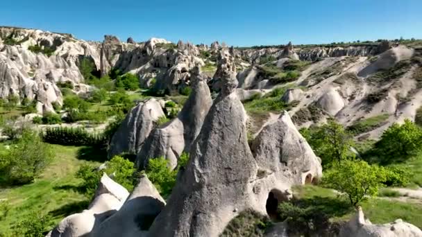 Pavo Drone Volando Sobre Increíbles Formaciones Rocosas Fabuloso Paisaje — Vídeos de Stock