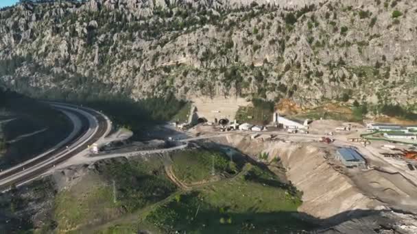 Dağlarda Tünel Inşaatı — Stok video