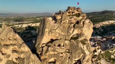 İnanılmaz bir manzara. Kapadokya Türkiye 'nin popüler bir turizm beldesi.