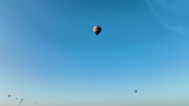 Hot Air Balloons Fly Mountainous Landscape Cappadocia Turkey Aerial View — Video Stock