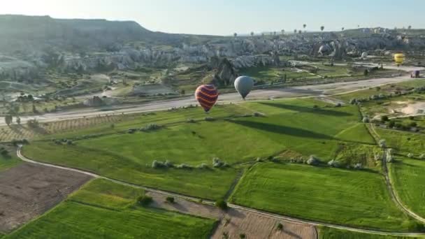 Hot Air Balloons Fly Mountainous Landscape Cappadocia Turkey Aerial View — Video Stock