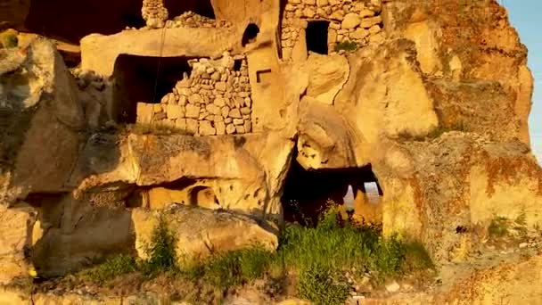 Dron Přeletěl Nad Úžasnými Skalními Útvary Nádherná Krajina Cappadocia Oblíbenou — Stock video