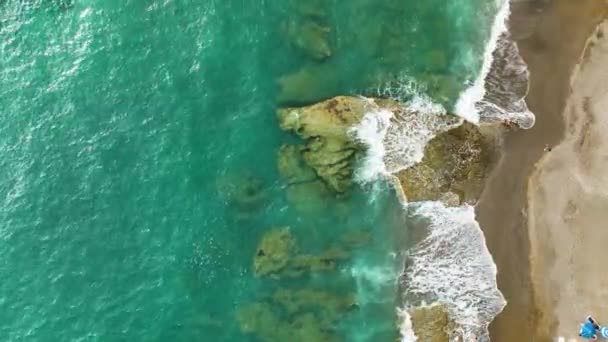 Impressionante Mare Struttura Rocciosa — Video Stock