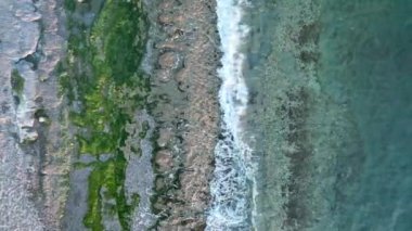 Kayalık plajın dokusu