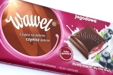 KHARKOV, UKRAINE - 3 HAZİRAN 2021: Wawel çikolata üretimi. Wawel, Polonya 'nın Krakow şehrinde 1898' de kurulan çikolatalı gofret ve atıştırmalık üreten Polonyalı bir şekerleme şirketi.