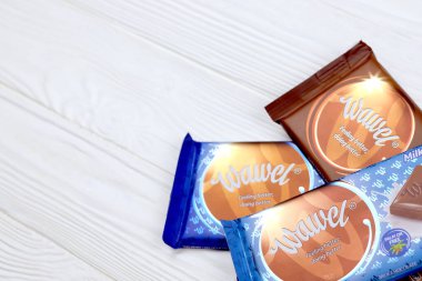 KHARKOV, UKRAINE - 3 HAZİRAN 2021: Wawel çikolata üretimi. Wawel, Polonya 'nın Krakow şehrinde 1898' de kurulan çikolatalı gofret ve atıştırmalık üreten Polonyalı bir şekerleme şirketi.