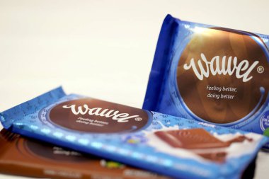 KHARKOV, UKRAINE - 3 HAZİRAN 2021: Wawel çikolata üretimi. Wawel, Polonya 'nın Krakow şehrinde 1898' de kurulan çikolatalı gofret ve atıştırmalık üreten Polonyalı bir şekerleme şirketi.