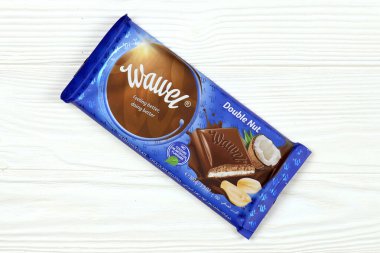 KHARKOV, UKRAINE - 3 HAZİRAN 2021: Wawel çikolata üretimi. Wawel, Polonya 'nın Krakow şehrinde 1898' de kurulan çikolatalı gofret ve atıştırmalık üreten Polonyalı bir şekerleme şirketi.