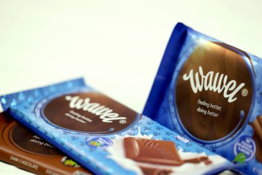 KHARKOV, UKRAINE - 3 HAZİRAN 2021: Wawel çikolata üretimi. Wawel, Polonya 'nın Krakow şehrinde 1898' de kurulan çikolatalı gofret ve atıştırmalık üreten Polonyalı bir şekerleme şirketi.