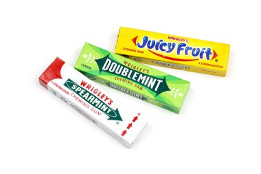 KHARKOV, UKRAINE - 14 Şubat 2021: Wrigleys Spearmint Doublemint ve Sulu Meyve sakızı klasik paket tasarımı