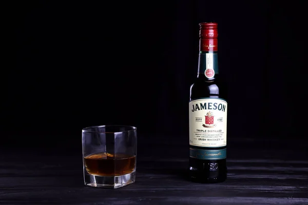 Kharkov Ukraine Décembre 2020 Bouteille Whisky Irlandais Triple Distillation Jameson — Photo