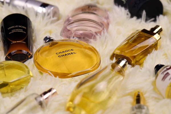 Kharkov Ukraine Janvier 2021 Nombreux Flacons Parfum Portant Des Marques — Photo