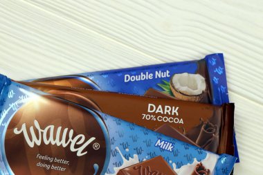 KHARKOV, UKRAINE - 3 HAZİRAN 2021: Wawel çikolata üretimi. Wawel, Polonya 'nın Krakow şehrinde 1898' de kurulan çikolatalı gofret ve atıştırmalık üreten Polonyalı bir şekerleme şirketi.