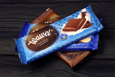 KHARKOV, UKRAINE - 3 HAZİRAN 2021: Wawel çikolata üretimi. Wawel, Polonya 'nın Krakow şehrinde 1898' de kurulan çikolatalı gofret ve atıştırmalık üreten Polonyalı bir şekerleme şirketi.