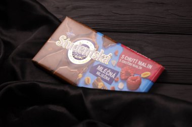 KHARKIV, UKRAINE - NOVEMBER 3, 2021: Studentska çikolatası Orion tarafından üretilen popüler bir Çek çikolatasıdır.