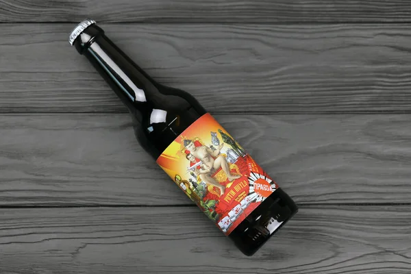 Kharkiv Ukraine November 2021 Bottle Beer Featuring Russian President Vladimir — Foto Stock