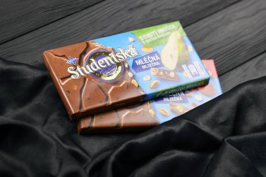 KHARKIV, UKRAINE - NOVEMBER 3, 2021: Studentska çikolatası Orion tarafından üretilen popüler bir Çek çikolatasıdır.