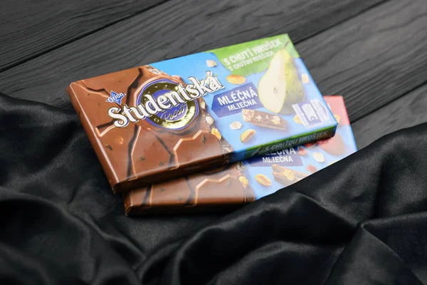 KHARKIV, UKRAINE - NOVEMBER 3, 2021: Studentska çikolatası Orion tarafından üretilen popüler bir Çek çikolatasıdır.