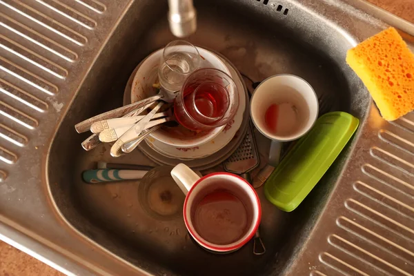 Stack Dirty Dishes Food Leftovers Kitchen Sink Unwashed Dishes Ready — Stock fotografie