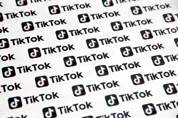 Ternopil Ucrania Mayo 2022 Muchos Logotipo Tiktok Impreso Papel Tiktok — Foto de Stock