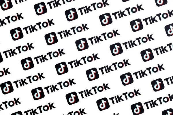 Ternopil Ucrania Mayo 2022 Muchos Logotipo Tiktok Impreso Papel Tiktok — Foto de Stock
