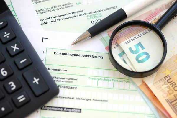 Duitse Inkomstenbelasting Aangifte Formulier Met Pen Europese Euro Geld Rekeningen — Stockfoto