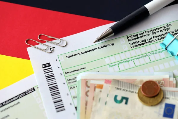 Formulario Alemán Declaración Del Impuesto Sobre Renta Con Bolígrafo Billetes — Foto de Stock