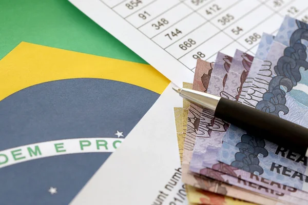 Toll Brazil Pénzzel Brazil Köztársaság Zászlóján Üzleti Számviteli Vagy Adófizetési — Stock Fotó