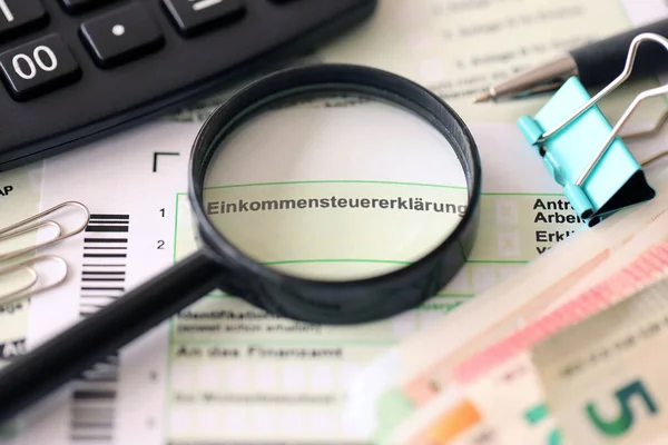 Duitse Inkomstenbelasting Aangifte Formulier Met Pen Europese Euro Geld Rekeningen — Stockfoto