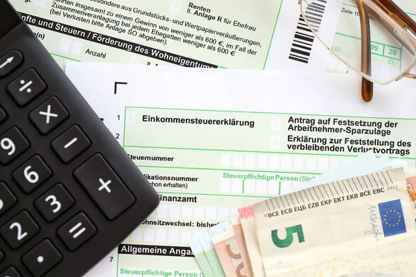 Formulario Declaración Del Impuesto Sobre Renta Alemán Con Billetes Euros — Foto de Stock