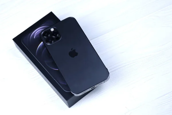 Kharkiv Ucraina Gennaio 2021 Apple Iphone Pro Nuovo Modello Smartphone — Foto Stock