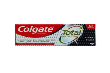 TERNOPIL, UKRAINE - 23 Haziran 2022: Colgate diş macunu, merkezi NYC 'de bulunan Amerikalı tüketici ürünleri şirketi Colgate-Palmolive tarafından üretilen bir markadır.
