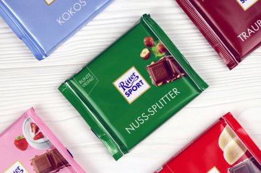 KHARKIV, UKRAINE - 8 Aralık 2020: Ritter Spor Çikolata Ürünü. Ritter Spor şirketi 1912 yılında Almanya 'nın Stuttgart-Bad Cannstatt kentinde kuruldu.