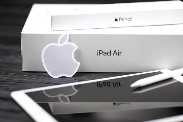 Kharkiv Ukraine January 2021 Brand New Apple Ipad Apple Pencil — 图库照片