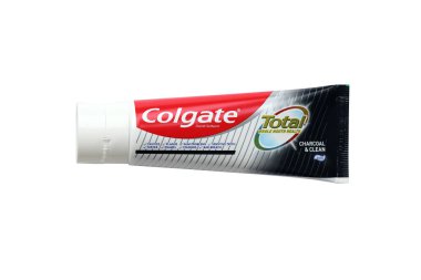 TERNOPIL, UKRAINE - 23 Haziran 2022: Colgate diş macunu, merkezi NYC 'de bulunan Amerikalı tüketici ürünleri şirketi Colgate-Palmolive tarafından üretilen bir markadır.
