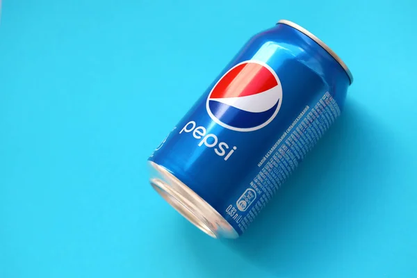 Ternopil Ucrania Mayo 2022 Lata Fría Pepsi Pepsi Refresco Carbonatado —  Fotos de Stock