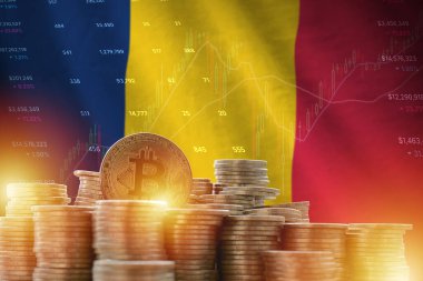 Çad bayrağı ve büyük miktarda altın bitcoin sikkeler ve ticaret platformu şeması. Kripto para birimi kavramı