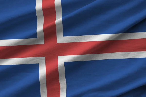 Bandera Islandia Con Grandes Pliegues Ondeando Cerca Bajo Luz Del — Foto de Stock
