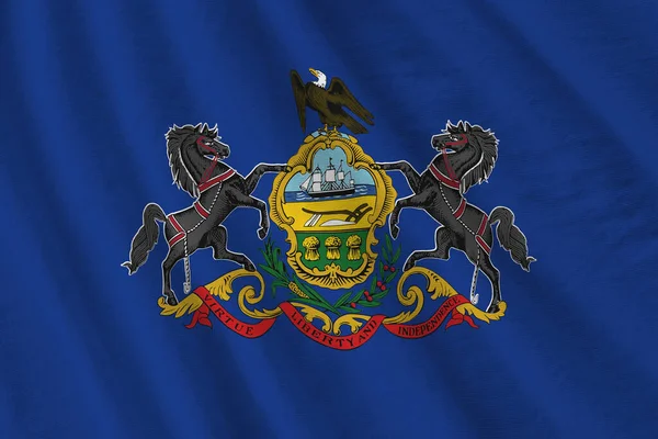 Bandera Del Estado Pensilvania Con Grandes Pliegues Ondeando Cerca Bajo —  Fotos de Stock