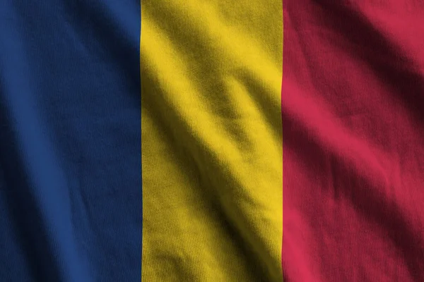 Chad Zászlója Nagy Redőkkel Közelről Integet Stúdió Fénye Alatt Hivatalos — Stock Fotó