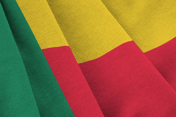 Bandiera Benin Con Grandi Pieghe Che Sventolano Vicino Sotto Luce — Foto Stock