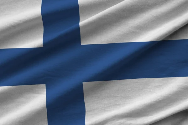 Finland Vlag Met Grote Plooien Zwaaien Close Onder Studio Licht — Stockfoto