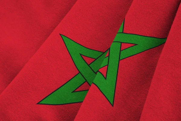 Bandeira Marrocos Com Grandes Dobras Acenando Perto Sob Luz Estúdio — Fotografia de Stock