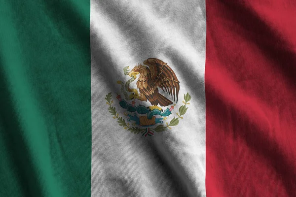 Mexiko Flagga Med Stora Veck Viftar Tätt Studion Ljus Inomhus — Stockfoto