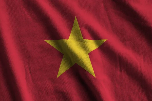 Bendera Vietnam Dengan Lipatan Besar Melambai Dekat Bawah Cahaya Studio — Stok Foto