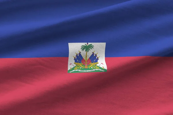 Bandeira Haiti Com Grandes Dobras Acenando Perto Sob Luz Estúdio — Fotografia de Stock