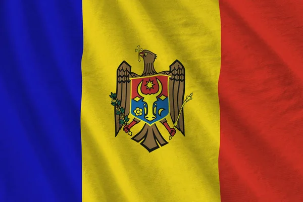 Drapeau Moldavie Avec Grands Plis Agitant Gros Plan Sous Lumière — Photo