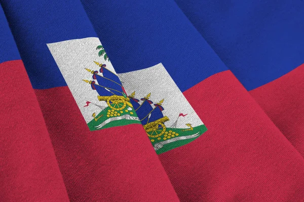 Флаг Гаити Большими Складками Размахивающими Близко Студийным Освещением Помещении Официальные — стоковое фото