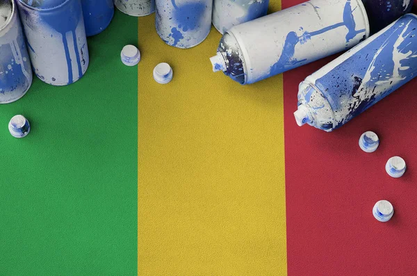 Mali Flagge Und Nur Wenige Benutzten Spraydosen Für Graffiti Malerei — Stockfoto