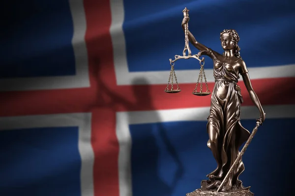 Bandeira Islândia Com Estátua Justiça Senhora Escalas Judiciais Quarto Escuro — Fotografia de Stock